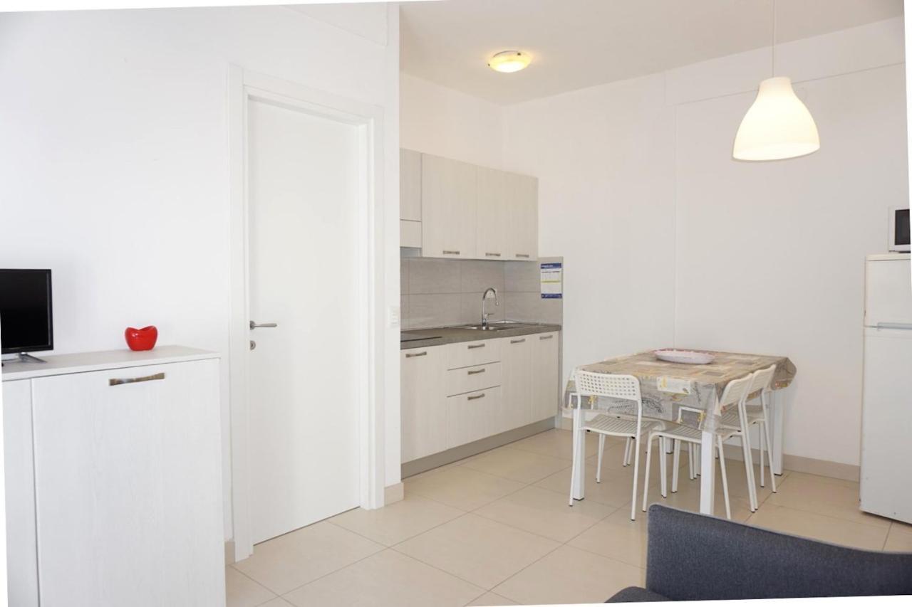 Ferienwohnung Relax By The Garden - Flat For Up To 6 Guests Porto Santa Margherita Exterior foto