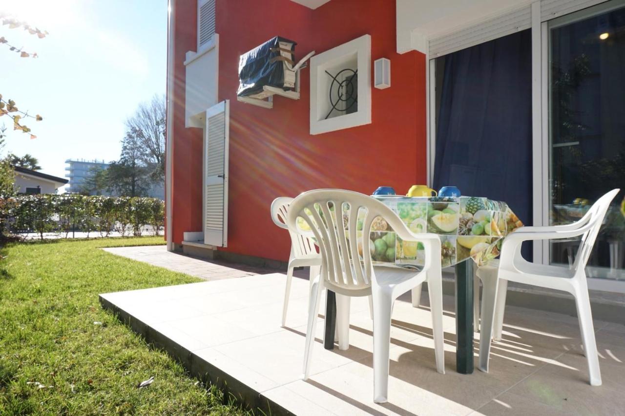 Ferienwohnung Relax By The Garden - Flat For Up To 6 Guests Porto Santa Margherita Exterior foto
