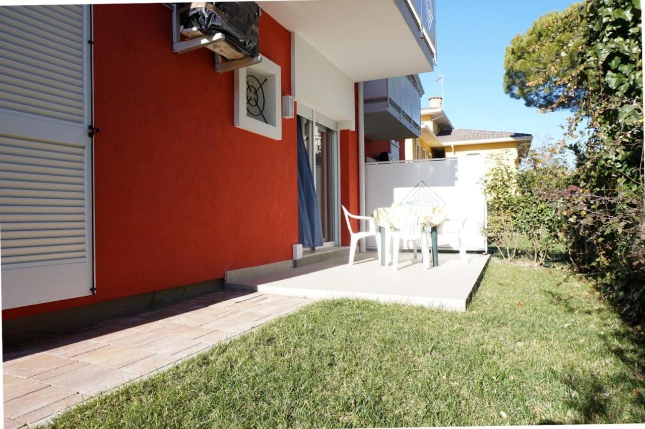 Ferienwohnung Relax By The Garden - Flat For Up To 6 Guests Porto Santa Margherita Exterior foto